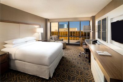 Book Doubletree By Hilton Hotel Dallas Campbell Centre In Dallas Hotels Com