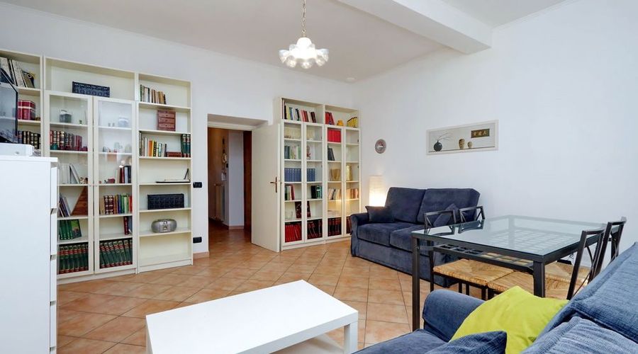 Recently Renovated Halldis Apartment Close to the Trevi Fontain-9 of 27 photos