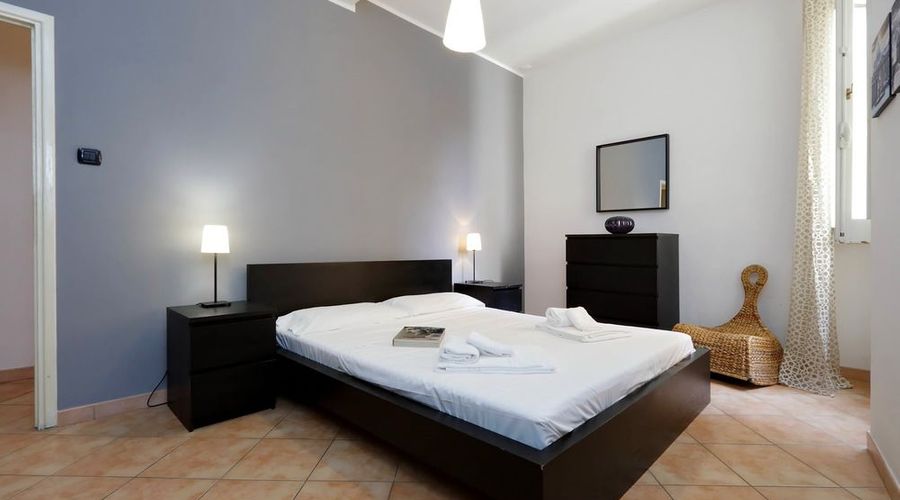 Recently Renovated Halldis Apartment Close to the Trevi Fontain-1 of 27 photos