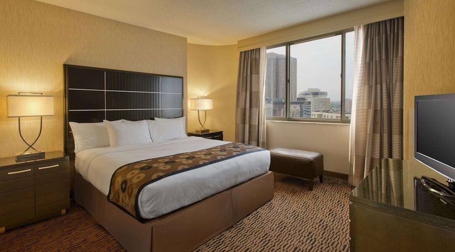DoubleTree Suites by Hilton Minneapolis Downtown-null of 36 photos