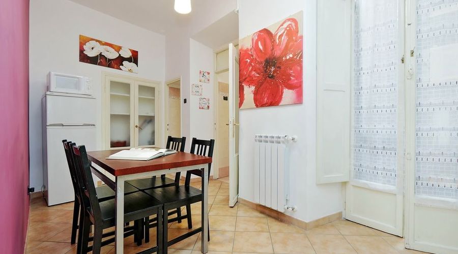 Recently Renovated Halldis Apartment Close to the Trevi Fontain-7 of 27 photos