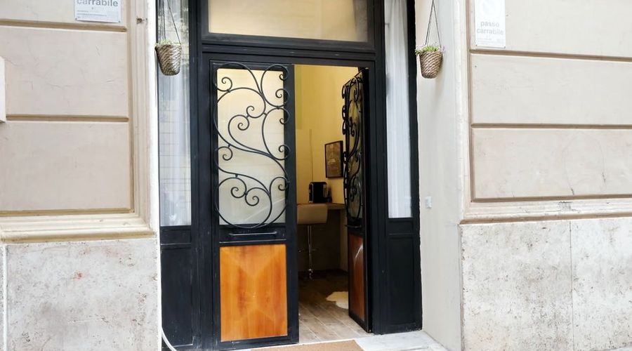 Beautiful Studio With Independent Entrance in Rome-1 of 29 photos