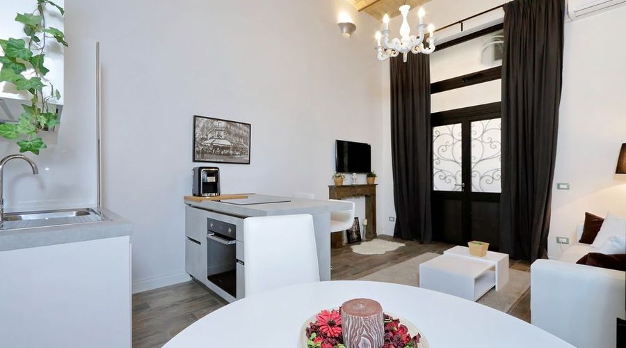 Beautiful Studio With Independent Entrance in Rome-1 of 29 photos