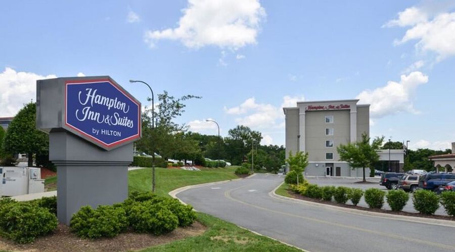 Hampton Inn & Suites Greensboro/Coliseum Area-32 of 36 photos
